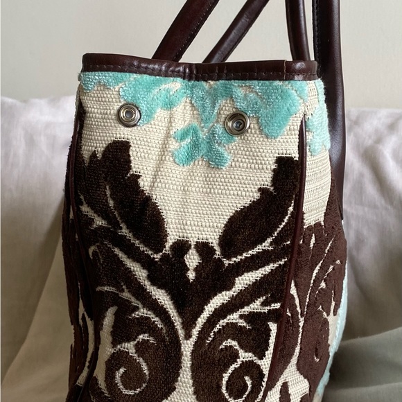 Gorgeous Glenda Geis Chenille Tote - Picture 2 of 6